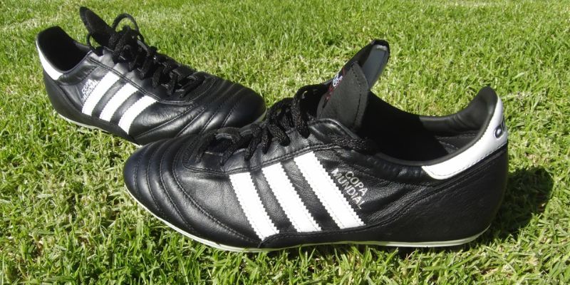 Adidas Copa Mundial có nhiều ưu điểm vượt trội biến nó trở thành huyền thoại trong giới giày bóng đá